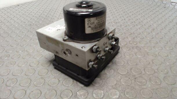 Foto: HAUPTBREMSAGGREGAT ABS / ESP eines Mercedes-Benz C 180 T Kompressor