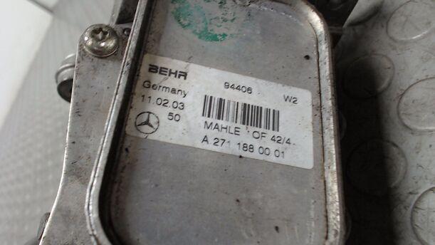 Foto: ÖLKÜHLER / ÖLKÜHLERGEHÄUSE eines Mercedes-Benz C 180 T Kompressor