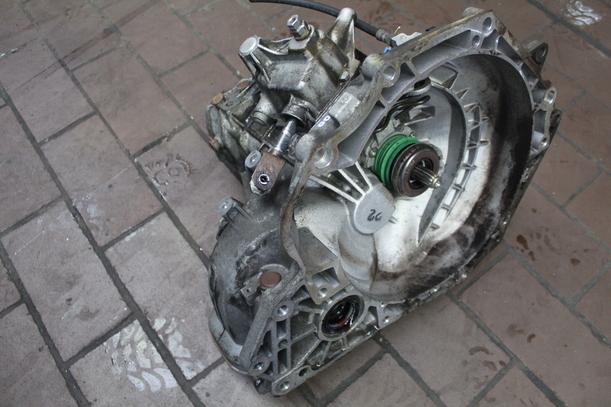 Foto: SCHALTGETRIEBE ( F17 ) eines Opel Vectra 1.6