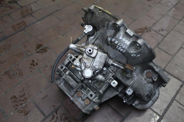 Foto: SCHALTGETRIEBE ( F17 ) eines Opel Vectra 1.6