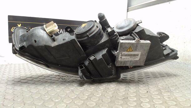 Foto: XENONSCHEINWERFER LINKS ( FACELIFT ) eines Opel Vectra 1.6