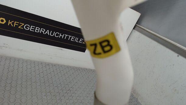 Foto: SCHEIBENWASCHBEHÄLTER eines Opel Vectra 1.6