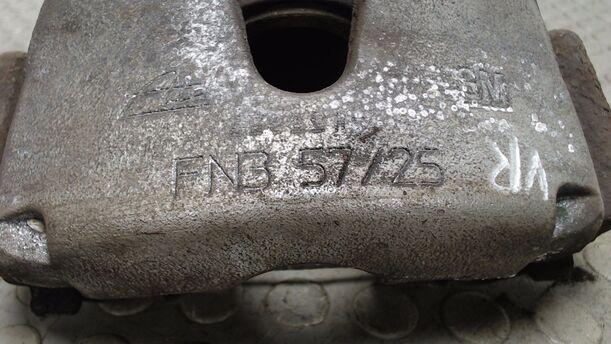 Foto: BREMSSATTEL VORN RECHTS eines Opel Vectra 1.6