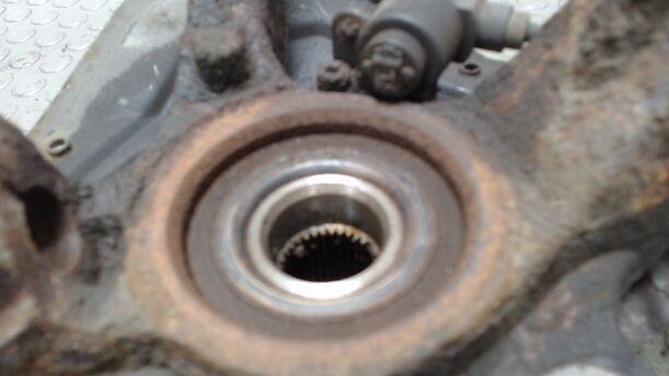 Foto: ACHSSCHENKEL VORN LINKS (5-LOCH) eines Opel Vectra 1.6