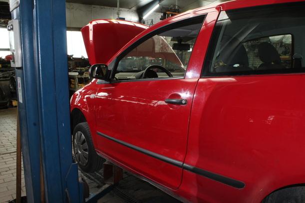 Foto: TÜR VORN LINKS eines VW Fox 1.2