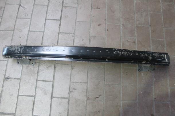 Foto: VERSTÄRKUNG HINTEN eines VW Fox 1.2
