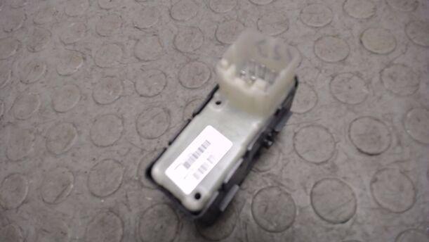 Foto: FENSTERHEBERSCHALTER HINTEN eines Chrysler 300C 3.0 CRD DPF Automatik