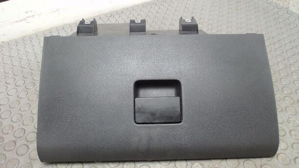 Foto: HANDSCHUHFACH eines VW Fox 1.2