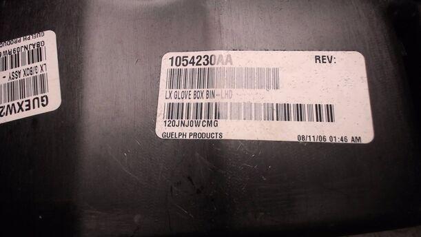 Foto: HANDSCHUHFACH eines Chrysler 300C 3.0 CRD DPF Automatik