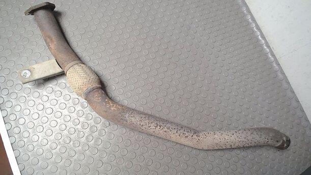 Foto: AUSPUFFROHR VORN ALT eines Audi A4 Avant 2.0