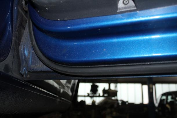 Foto: TÜR HINTEN RECHTS eines VW Touran 2.0 EcoFuel Highline