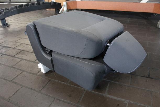 Foto: SITZ 2 REIHE LINKS eines VW Touran 2.0 EcoFuel Highline