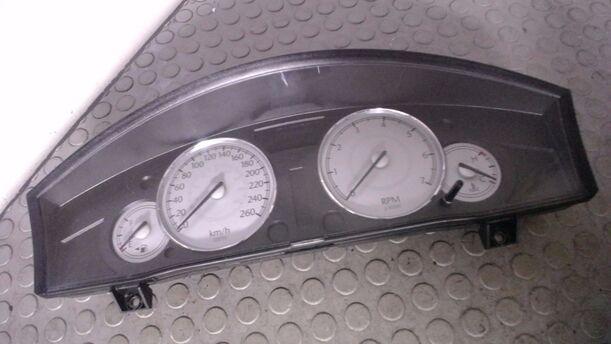 Foto: TACHOEINHEIT eines Chrysler 300C 3.0 CRD DPF Automatik Highline