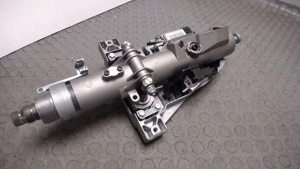 Foto: LENKSÄULE / LENKSPINDEL eines Chrysler 300C 3.0 CRD DPF Automatik Highline