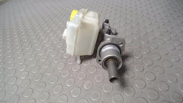 Foto: HAUPTBREMSZYLINDER eines VW Polo 1.2 Highline