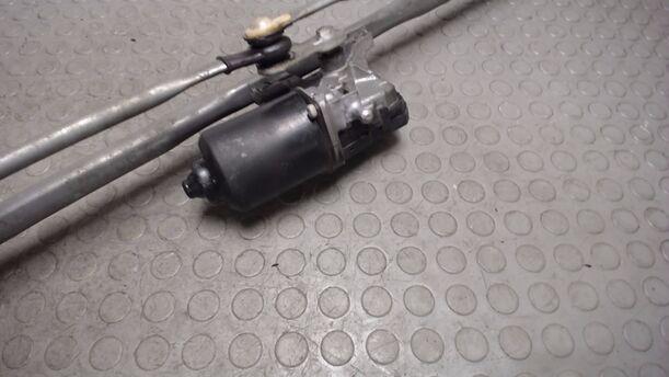Foto: SCHEIBENWISCHERMOTOR VORN eines Chrysler 300C 3.0 CRD DPF Automatik Highline