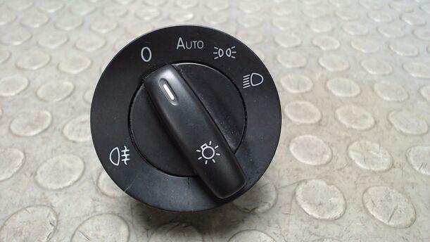 Foto: LICHTSCHALTER eines VW Touran 2.0 EcoFuel Highline