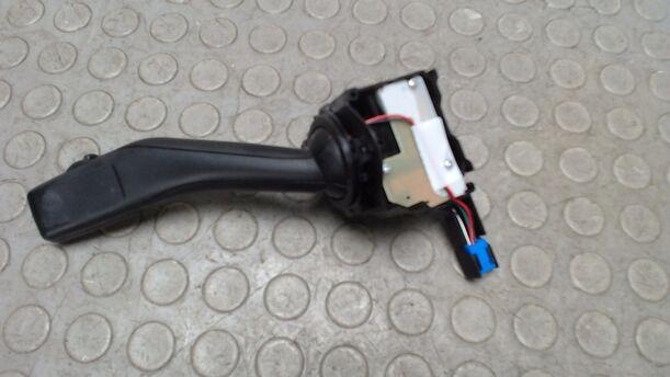 Foto: SCHEIBENWISCHERSCHALTER eines VW Touran 2.0 EcoFuel Highline