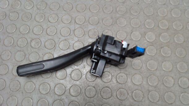 Foto: SCHEIBENWISCHERSCHALTER eines VW Touran 2.0 EcoFuel Highline