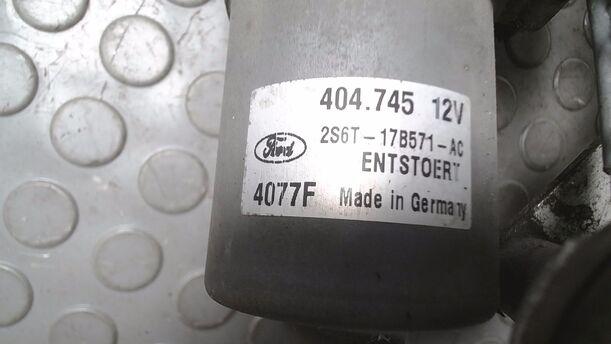 Foto: SCHEIBENWISCHERMOTOR VORN eines Ford Fiesta 1.3 Highline