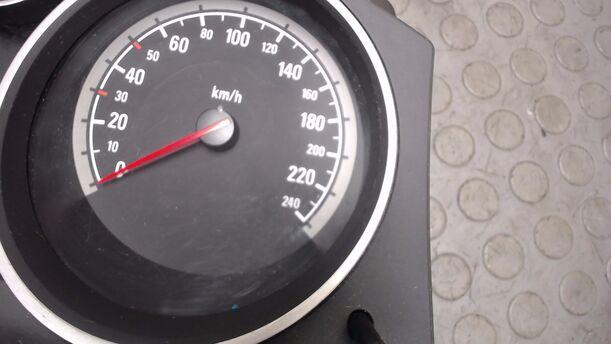 Foto: TACHOEINHEIT (ENTHEIRATET) eines Opel Zafira 1.9 CDTI RT