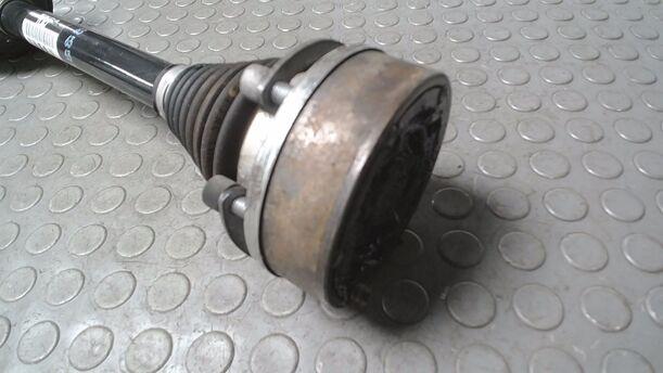 Foto: ANTRIEBSWELLE LINKS ( DSG 7 GANG ) eines VW Golf Plus 1.6 TDI DPF DSG Highline