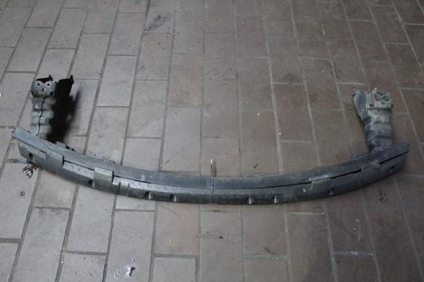 Foto: VERSTÄRKUNG UNTEN VORN eines Citroen C8 2.2 16V Highline