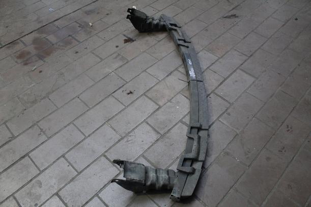 Foto: VERSTÄRKUNG UNTEN VORN eines Citroen C8 2.2 16V Highline
