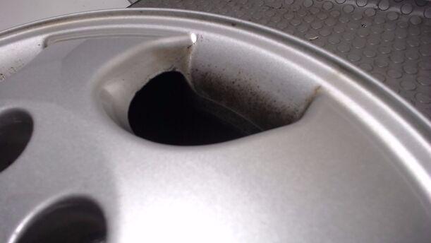 Foto: ALUFELGE 6X15 ET49 (5-Loch) eines Opel Corsa 1.2 16V Highline