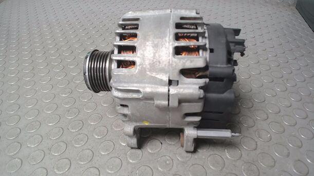 Foto: LICHTMASCHINE ( 140A ) eines VW Golf Plus 1.6 TDI DPF DSG Highline