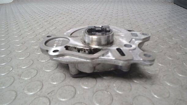 Foto: VAKUUMPUMPE eines VW Golf Plus 1.6 TDI DPF DSG Highline