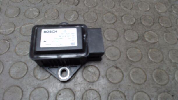 Foto: QUERBESCHLEUNIGUNGSSENSOR eines Citroen C8 2.2 16V Highline