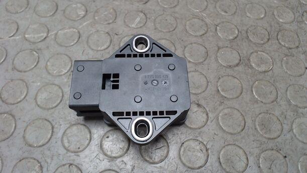 Foto: QUERBESCHLEUNIGUNGSSENSOR eines Citroen C8 2.2 16V Highline