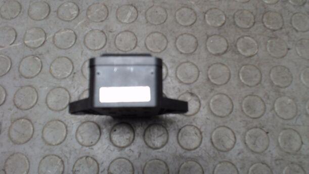 Foto: QUERBESCHLEUNIGUNGSSENSOR eines Citroen C8 2.2 16V Highline