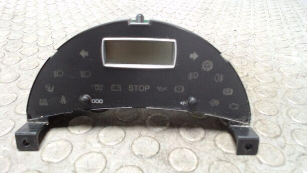 Foto: TACHOEINHEIT / KOMBIINSTRUMENT eines Citroen C8 2.2 16V Highline