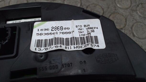 Foto: TACHOEINHEIT / KOMBIINSTRUMENT eines Citroen C8 2.2 16V Highline