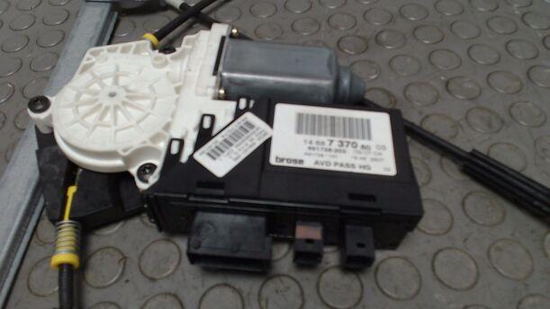 Foto: FENSTERHEBER VORN RECHTS ELEKTRISCH eines Citroen C8 2.2 16V Highline