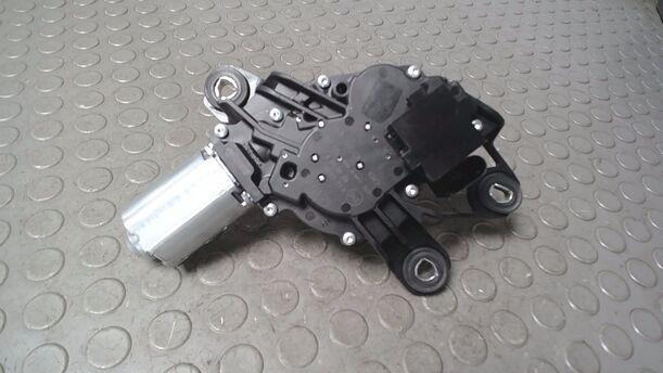 Foto: SCHEIBENWISCHERMOTOR HINTEN eines VW Golf Plus 1.6 TDI DPF DSG Highline