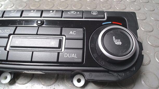Foto: HEIZUNGSBETÄTIGUNG eines VW Golf Plus 1.6 TDI DPF DSG Highline