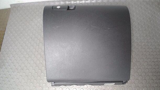 Foto: HANDSCHUHFACH ( GOLF PLUS ) eines VW Golf Plus 1.6 TDI DPF DSG Highline