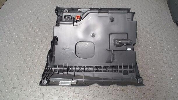 Foto: HANDSCHUHFACH ( GOLF PLUS ) eines VW Golf Plus 1.6 TDI DPF DSG Highline