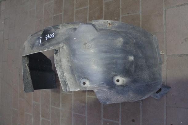 Foto: RADHAUSSCHALE/ INNENRADHAUS VORN LINKS eines Opel Corsa 1.0 12V Highline