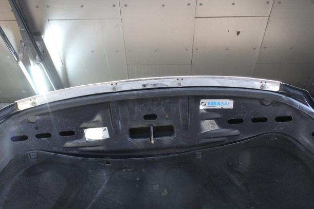 Foto: MOTORHAUBE eines Fiat Croma 2.2 16V Highline