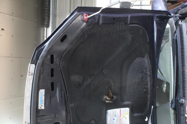 Foto: MOTORHAUBE eines Fiat Croma 2.2 16V Highline