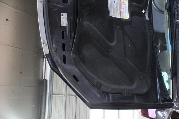 Foto: MOTORHAUBE eines Fiat Croma 2.2 16V Highline