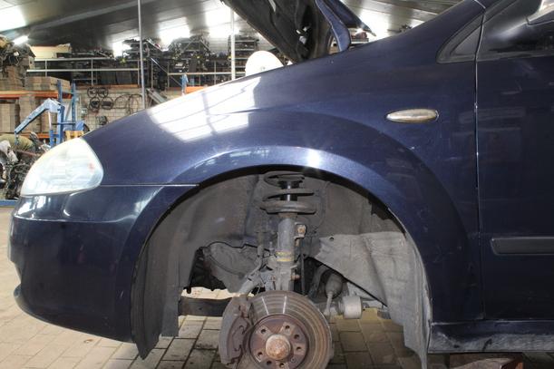 Foto: KOTFLÜGEL LINKS eines Fiat Croma 2.2 16V Highline