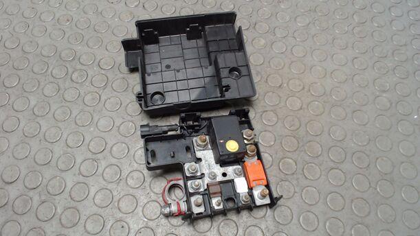 Foto: BATTERIEPOL PLUS / SICHERUNGSKASTEN eines Fiat Croma 2.2 16V