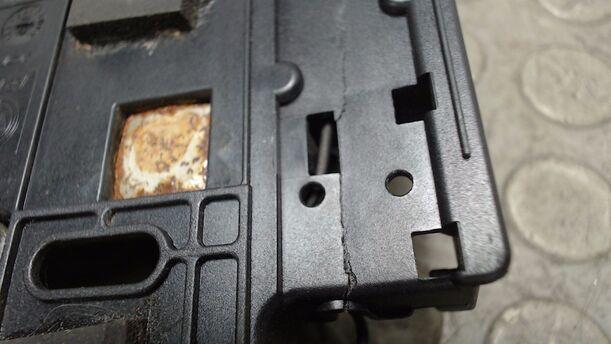 Foto: BATTERIEPOL PLUS / SICHERUNGSKASTEN eines Fiat Croma 2.2 16V