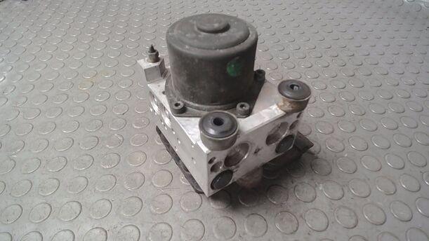 Foto: HAUPTBREMSAGGREGAT ABS eines Mazda 6 Sport Kombi 2.0