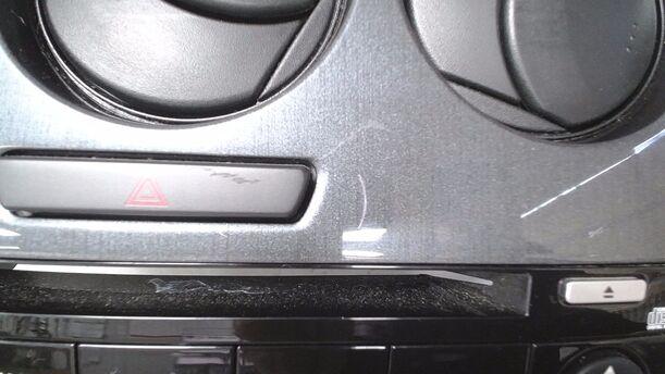 Foto: RADIOBLENDE/ BEDIENEINHEIT RADIO eines Mazda 6 Sport Kombi 2.0 City